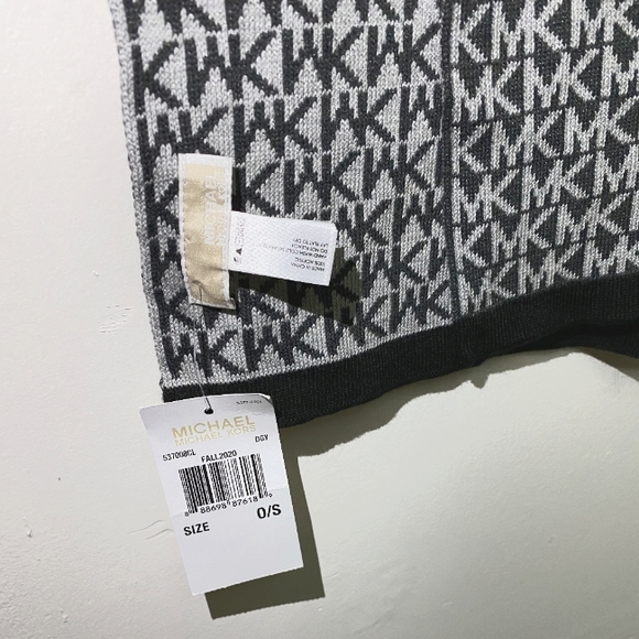 MICHAEL KORS SCARF - Picture 3 of 5